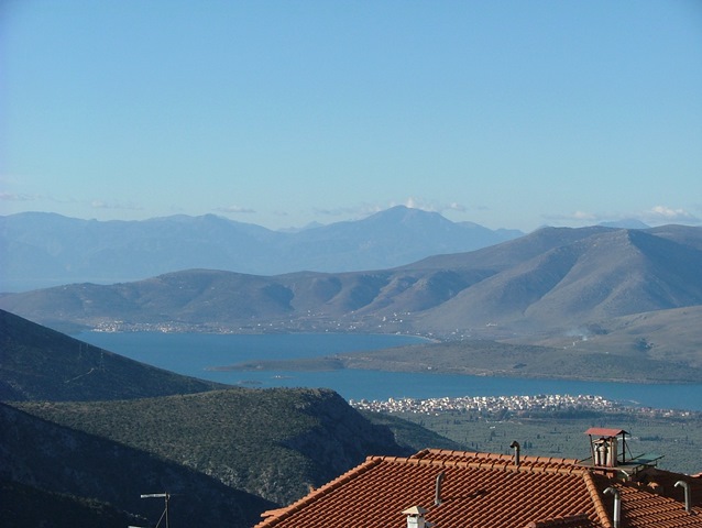 Itea. Road to Amphissa and Gravia pass bottom right.